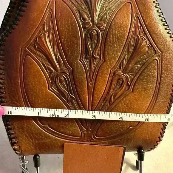 1920s leather embossed design purse. - Picture 9 of 13